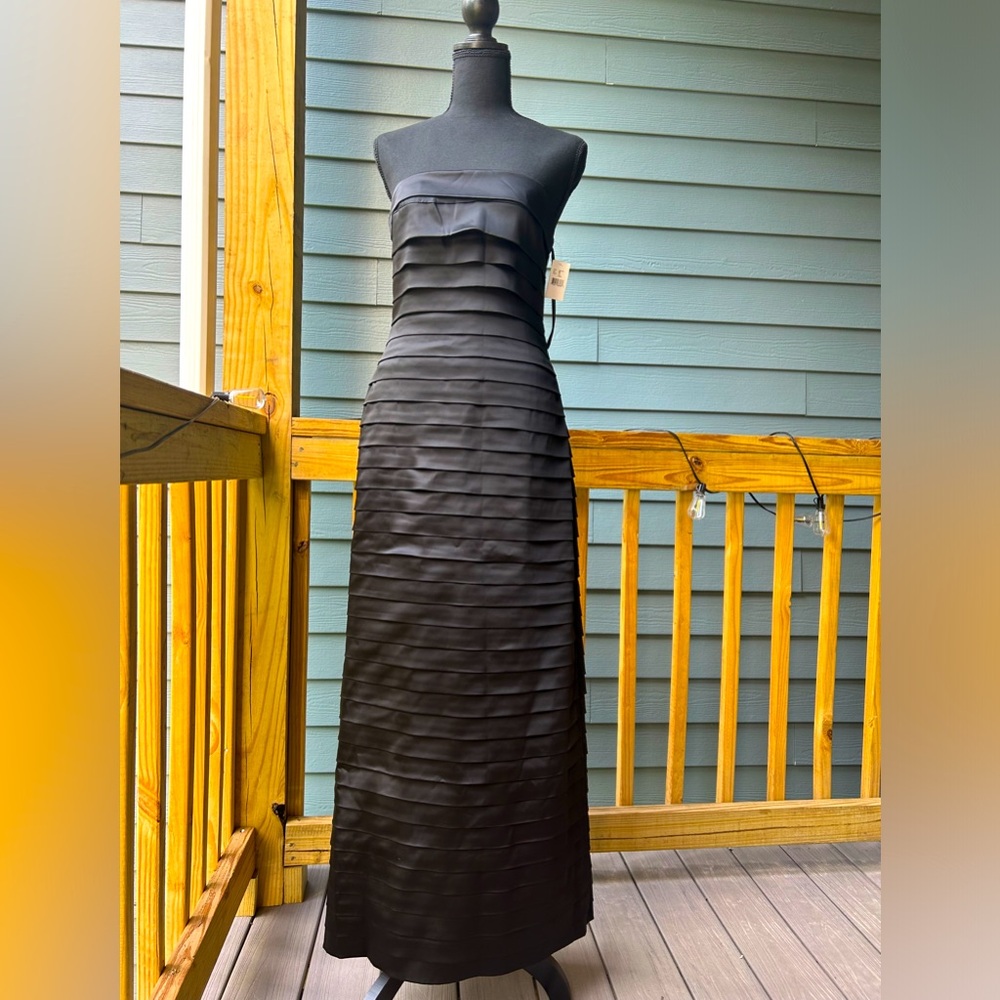Black gown NWT